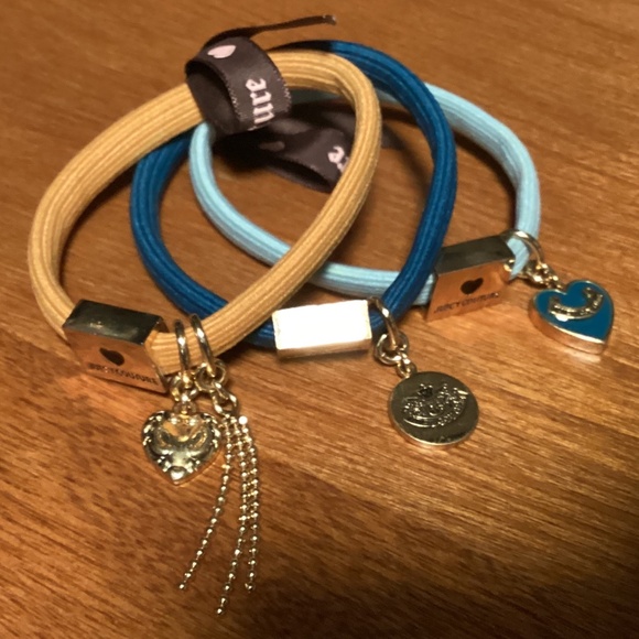 Juicy Couture 3-Piece Hair Accessories/Ponytails With Charms main image 7
